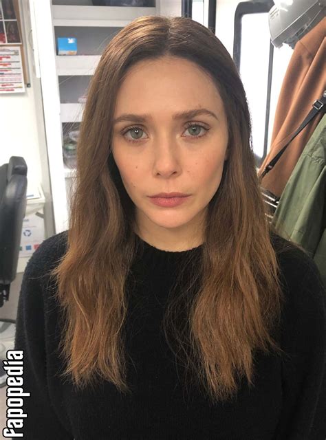 naked elizabeth olsen|Elizabeth Olsen Nude Pics, Topless & Sex Scenes!